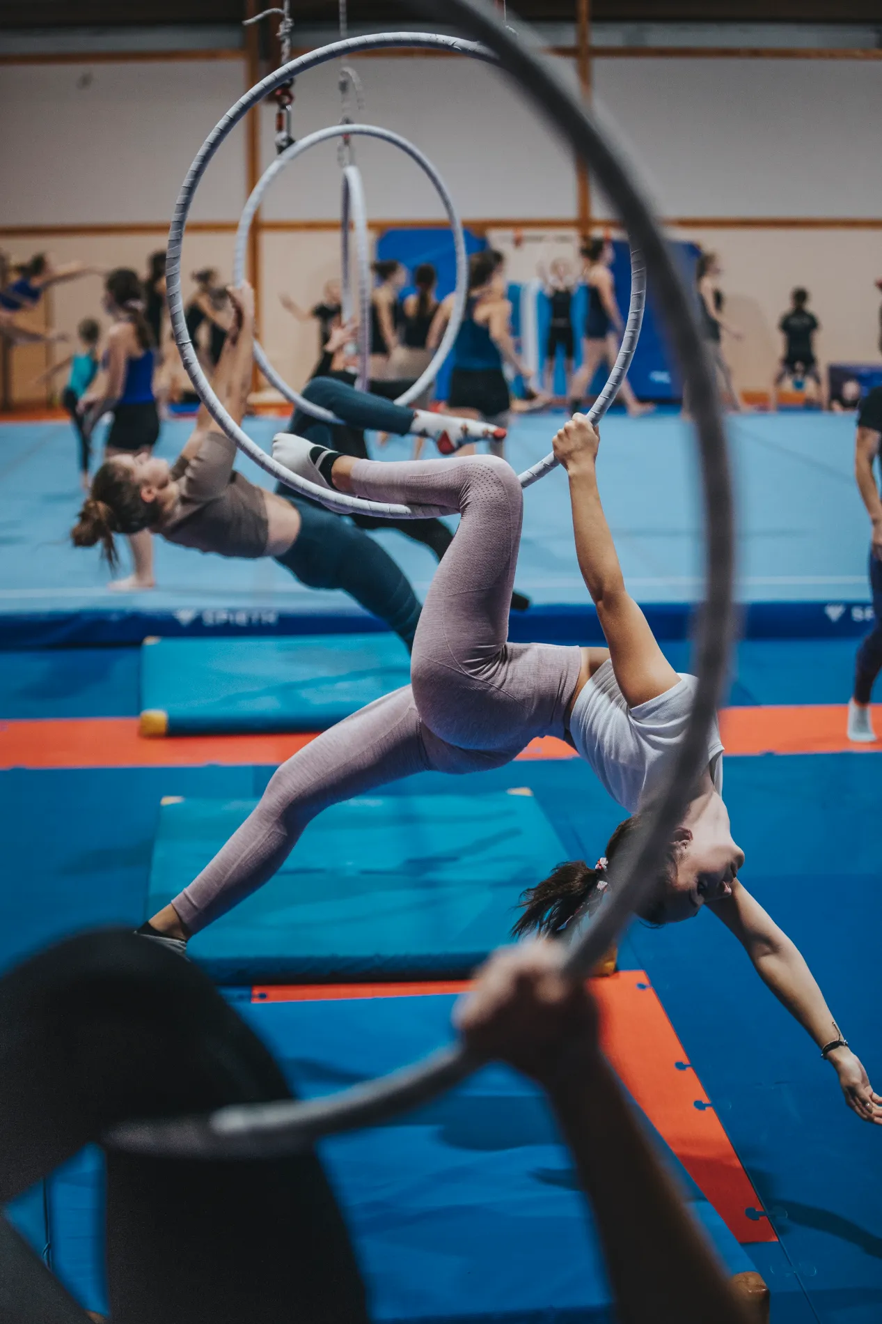 Fragment spektaklu trenerów Akademii Everest