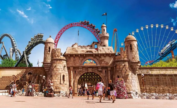 Dzieciaki przy ognisku